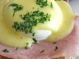 Oeufs pochés pour les nuls sur bagel grillé et sauce hollandaise