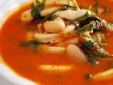 Soupe de tomates, haricots et calmars