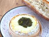 Camembert rôti au four, condiment coriandre / piment vert