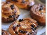 Pains aux raisins à la farine de seigle et cranberries