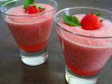 Mousse aux fraises gelée à la menthe