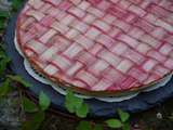 Tarte à la compotée de rhubarbe et fraise en habit de fête