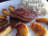 Foie gras poêlé et pommes caramellisées