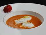 Soupe rafraichissante tomates et fraises, pétales de cabillaud