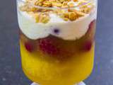 Verrine de gelée citron verveine aux fruits rouges