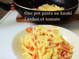 One pot pasta au knaki, lardon et tomate