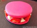 Gros macarons aux fraises et litchi