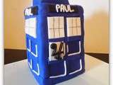 Juste pour les geeks : le gâteau Tardis (Doctor Who)