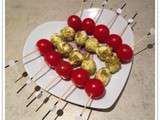 Brochettes tomates-cerises et mozzarella au pesto