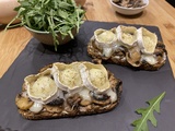 Bruschetta aux champignons et au chèvre