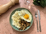 Champignons de Paris au sésame, riz basmati et œuf au plat