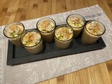 Panna cotta à la bisque de homard, émiettée de crabe et dés de pomme verte