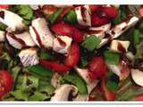 Salade de tomates, poivrons, champignons et brie