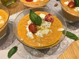 Soupe froide de tomates rôties, oignon et amandes