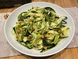 Tagliatelles de courgettes au thym et aux noix de Yotam Ottolenghi