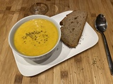 Velouté de butternut au miel et au thym