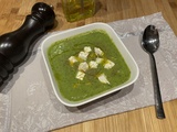 Velouté de courgettes, petits pois et basilic de Yotam Ottolenghi