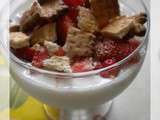 Verrines de fromage blanc fraises et biscuits