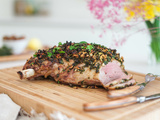 Gigot d’agneau aux herbes et aux noisettes