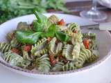 Pâtes à la tomate et au pesto de mâche maison