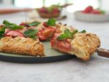 Tarte rustique fraise rhubarbe