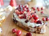 Tartines de Noël ricotta cranberries