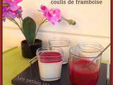 Yaourts sucrés et coulis de framboise