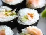 Makis au saumon, avocat et kiwi