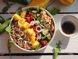 Buddha bowl au sarrasin et mangue pour un reste de poulet rôti