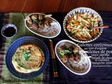 Galettes coréennes au vert d'oignon - boulettes de porc sauce japchae - salade de chou et carotte vinaigrette asiatique