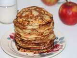 Pancakes aux pommes et raisins secs au rhum