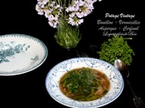 Potage vintage : bouillon, vermicelles, asperges, cerfeuil