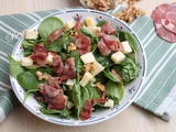 Salade de pousses d'épinards au cantal et à la coppa