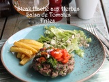 Steak haché aux herbes, salsa de tomates et frites