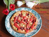 Tarte financière à la rhubarbe et aux fraises