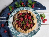 Tarte rustique aux framboises et noisettes caramélisées