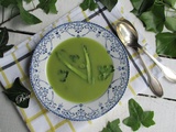 Velouté d'asperges vertes aux perles du Japon