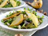 Salade de mesclun à la poire et au roquefort