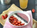 Smoothie bowl aux fraises