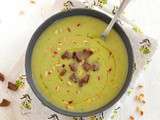 Velouté de courgettes, pignons et croûtons à l'ail