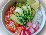 Avocado Salmon poke bowl