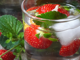 Bien s'hydrater en été : les eaux aromatisées (detox water)