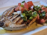 Darne de thon blanc grillée & sauce vierge aux herbes fraîches