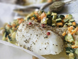 Dos de cabillaud aux légumes croquants & graines de carotte sauvage — une ode aux herbes superbes
