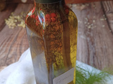 Huile parfumée au fenouil sauvage et baies roses : l’atout charme de vos grillades estivales