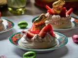 Nids de Pâques en meringue, chantilly chocolatée et fraises