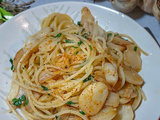 Spaghettis aglio e olio (pâtes à l'ail)