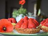 Tartelettes aux fraises, au sirop de coquelicots maison