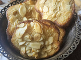 Tuiles croustillantes aux amandes, miel & thym