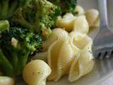 Conchiglie au brocoli et aux anchois